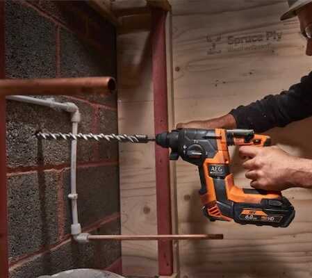BBH 18 BLLI-502C AEG Akülü Kömürsüz Motor Kırıcı Delici Hilti