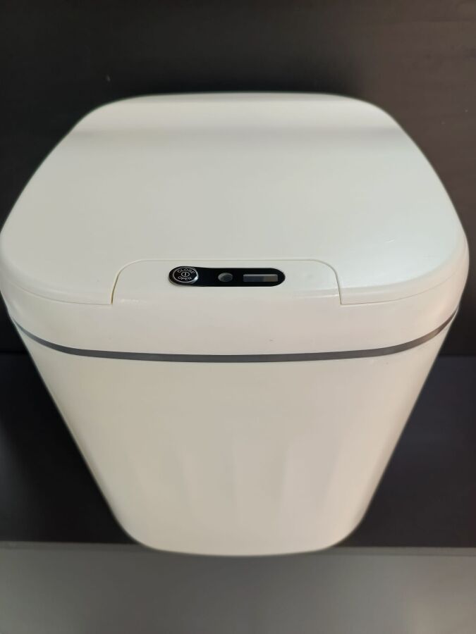 IQ SMART BİN SENSÖRLÜ ÇÖP KOVASI BEYAZ/ YEŞİL