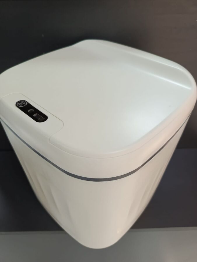 IQ SMART BİN SENSÖRLÜ ÇÖP KOVASI BEYAZ/ YEŞİL