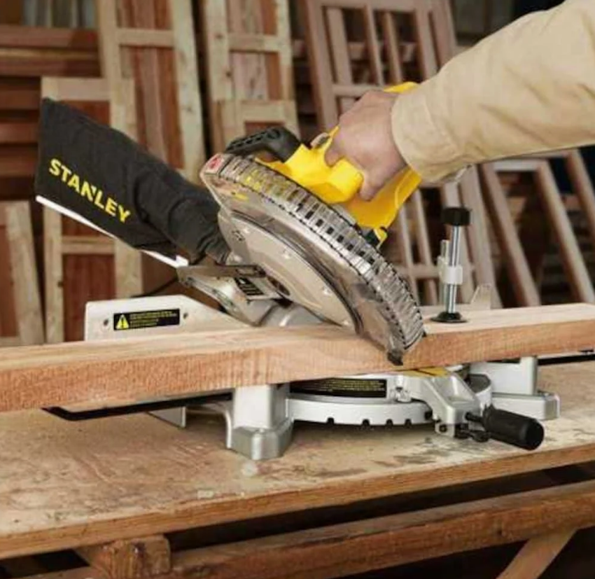 Stanley Gönye Kesme SM16 1650W 254MM